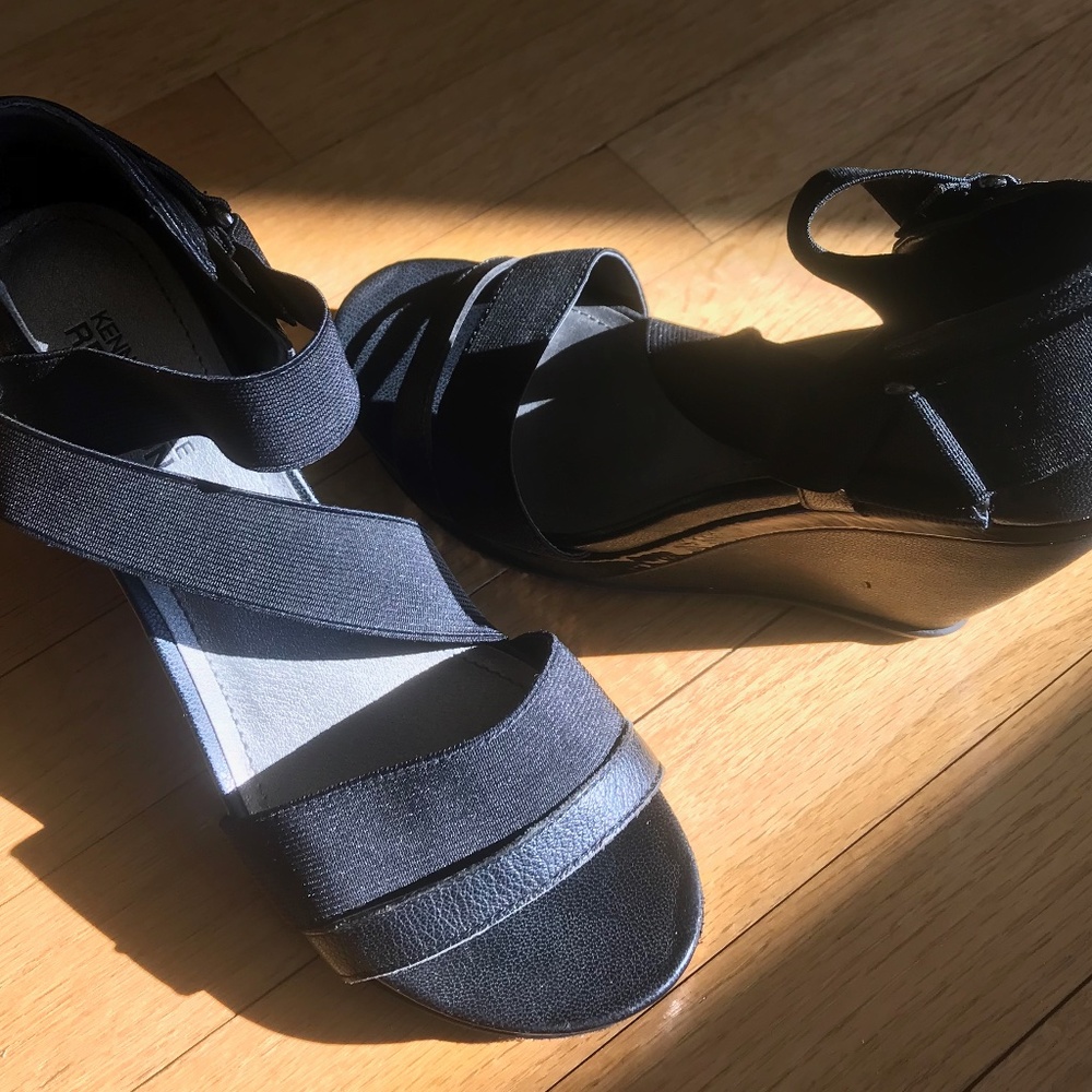 Kenneth Cole Reaction Perfect Lee Wedge Sandals 7